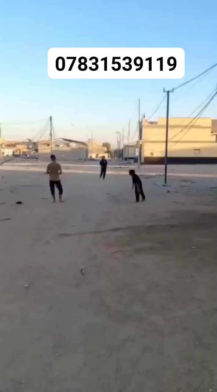 دار للبيع المساحه 125 موقع الدار منطقه ال 34 موظفين الحر قرب الشارع  يتكون الدار من طابقين  بناء درجه اولى طابوق جمهوري باشراف مهندسين بناء جديد ثلاث غرف نوم صاله واستقبال ومطبخ والسعر حلو والاستفسار اكثر اتصال على الرقم
***********
