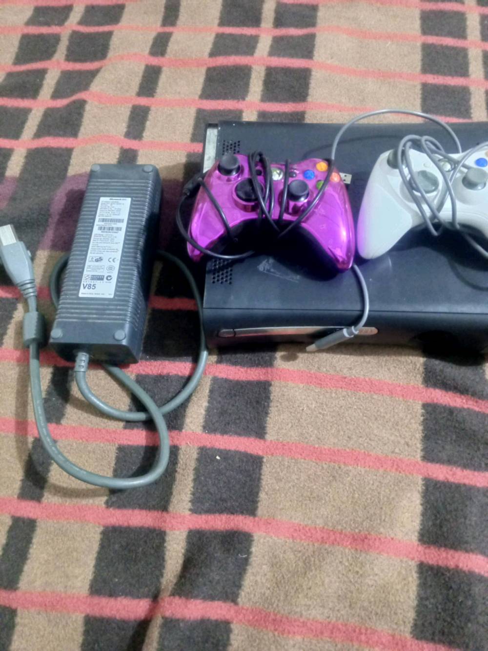 جهاز xbox 360
كامل ملحقات
جهاز مهكر بداخله عده العاب من ضمنها
Gtav
ريد ديد ردمشن
ماين كرافت
Pes2018
سبايدر مان
ساسن كريد
تومب رايدر
و بعد كم لعبه
جهاز نسبه نظافتة 90-95%
متوفر توصيل جميع محافظات
تواصل واتساب
***********
تصال او مراسلة
