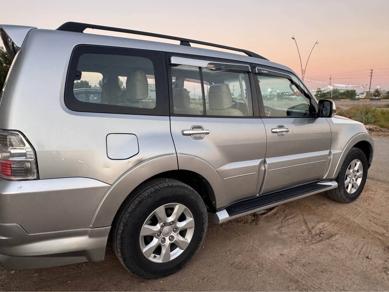 باجيرو 2018 – وارد خليجي GLS– مكينة3500 (المرغوبة) – نظيفة جداً
للبيع استعمال نظيف ومشي حقيقي.

 الاتصال على الرقم ***********  

✔️ المواصفات:

 • محرك 3500 القوي والمرغوب
 • تحكمات ستيرن
 • كشنات مخمل
 • حساسات خلفية
 • كاميرا خلفية
 • داخلية بيج
 • زينون عالي/واطي
 • LED نهاري
 • مرايا كهربائية + إشارة بالمرايا
 • ثلاثة قطع تبريد
 • 7 راكب
 • فورويل دبل كير
 • كروز كنترول
 • رقم بأسمي سنوية وهزه ورقم كله جديد
📍 الموقع: بعد مرور الحسينية/ مطعم ضفاف دجله الشارع العام 
السعر ١٩٨ $ وبيها مجال بسيط 
📞 للاستفسار *********** بغداد, العراق
