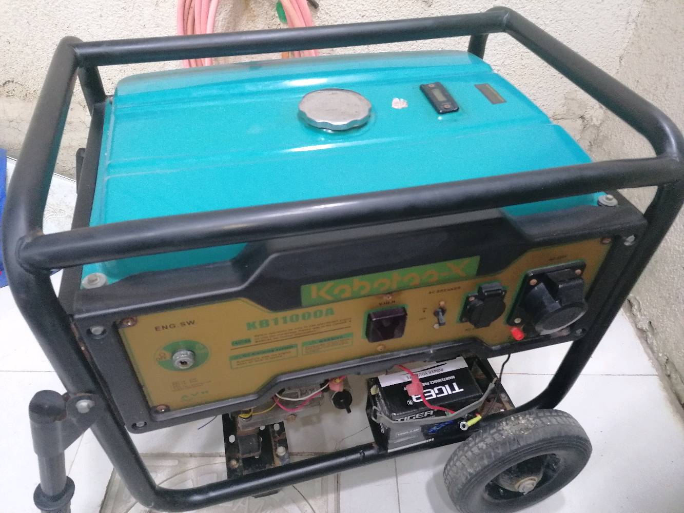 سلام عليكم مولد كابوته اكس بانزين وطيك وياها كابريته تشتغل ع غاز قنينه تكفي حته شهر مع حمل موديل المولد 11000
سلف+ هندر+ ريمونت تشغيل 🔛 واطفاء عن بعد عدد الامبيرات 35 امبير ملف نحاس دبدوب رجعت عليه كهرباء وحركت ملف وبدلت ملف جديد اصلي 250 الف يعني شغل مضبوط بس شحن خارجي مامرجع فيش مو باتري لا طبيعي يشحن اكو شحن خارجي مثلا تريد تشحن باتري شي مال سياره هاذ ماربطو فيش ملاته و لله شاهد مولد مشتغله 55 ساعه موجوده بيه شاشه و جايبه من وكيل وصل موجود بصور  وتشغل سبالت عدد 2 طن ونص وبيت كله شرط فحص وياها باتري جديد بعده مافاتحه من كارتون لان ماشغله مره رحده مبدل دهن مالته تريد تجي يمي تشغله ساعه او ساعتين  كامله وتشوفه 35 امبير حقيقي شرط فحص ورحمه واديكم لحد يكلي شبيه مابيه كلشي كاتب وكلشي واضح عنوان بصره جزيره سعر ماخذه مليون وربع وحاليا بسوك مليون 150 الف جديده واني اريده 800 وبيه مجال للطيبين وانشاء الله ماقصر بس بدون كسران سعر اعتبره سلعتك جزاكم لله خير  *********** وتساب + اتصال
*********** وتساب فقط