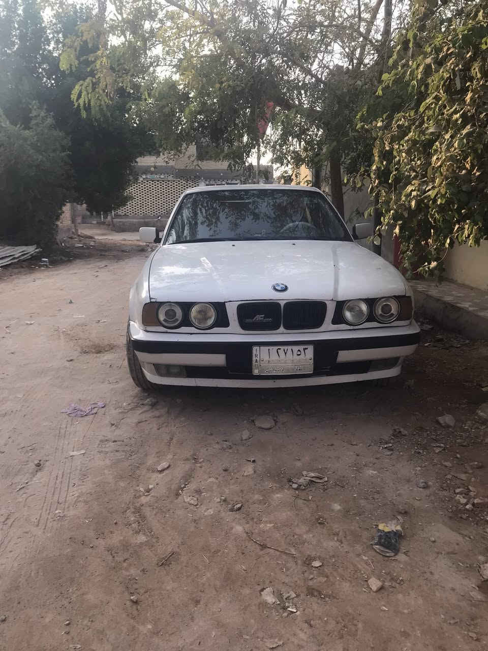 سلام عليكم بي ام ٥٢٠ بيع او مراوس حسب القناعه كلشي ما عايزه گير عادي  رايدها 48$ مكاني نجف ***********
