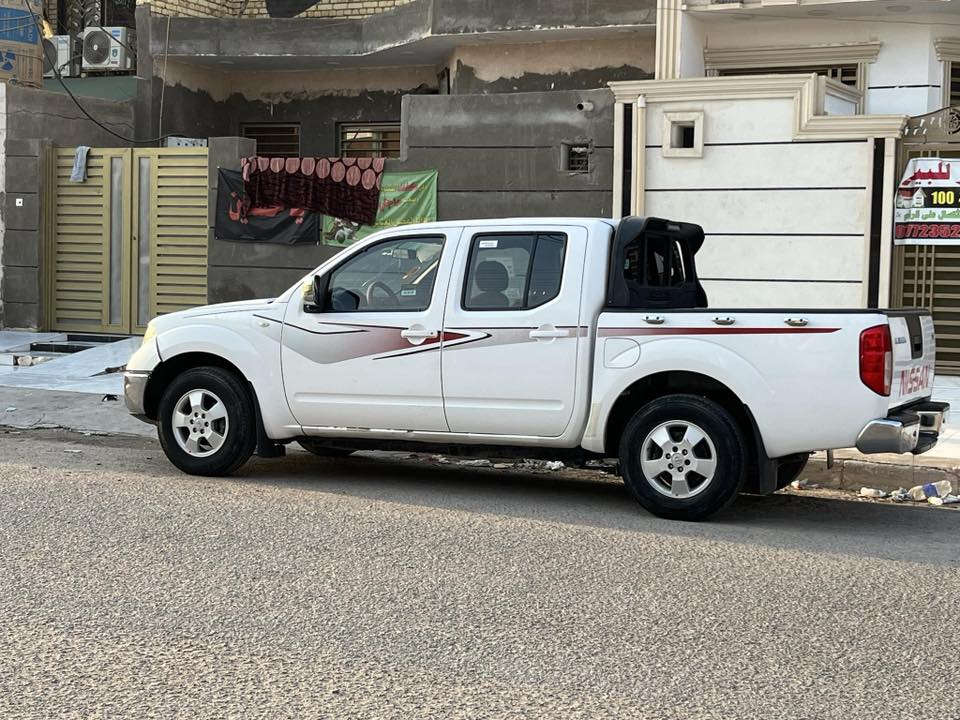 السلام عليكم
بيكب نيفارا موديل 2014 اوتوماتيك بيها الضربات اللي موضحة بالصور باللون الاحمر + بعض النقوصات 
سنوية منتهية بأسم شخص من العمارة تبريد تدفئة شغال طبيعي مكينة لا تنقيص ولا تبخير طبيعية 
السيارة ماشية 260 الف 
السعر 120 وبي مجال 
للأستفسار ***********
