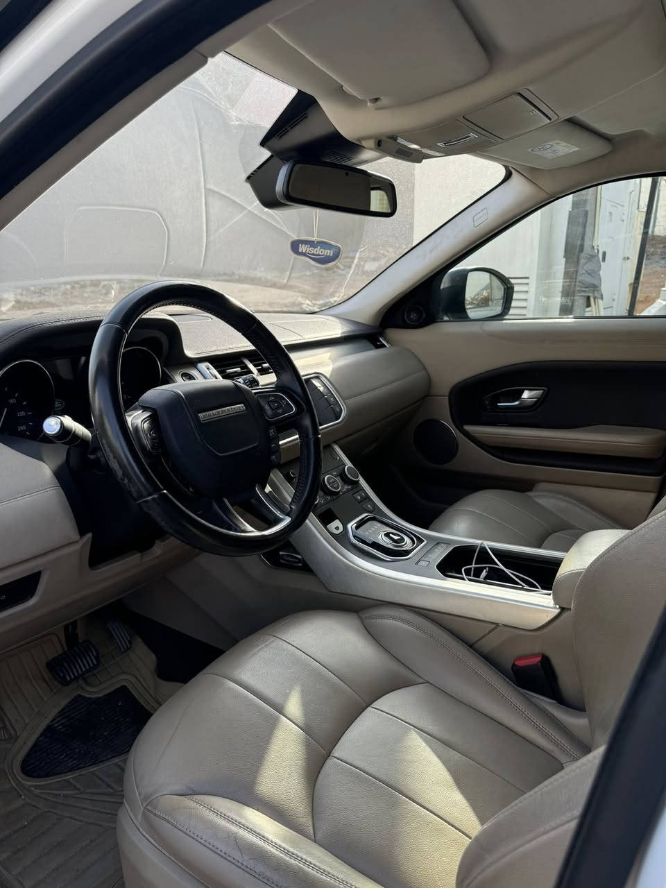 ‎🔥 للبيع — رانج روفر ئیفوک موديل 2019 وارد خليجي (شركة سردار) 🔥

✨ مواصفات:
• كاميرا خلفية
• سقف بانوراما
• صندوق كهربائي
• بصمة تشغيل
• مرايات كهرباء + رادار
• شاشة كبيرة
• تحكم حراري أوتوماتيك
•تحديد سرعة
• إنارة داخلية محيطية
• نظام نزول منحدرات
• بريك بصمة
• 8 ايرباک

📌 الحالة:
• بس بابين صبغ
• بلا داخلي وبلا ايرباك
• كبس أمامي وخلفي

📏 الممشى: 56 ألف كم

💰 السعر: 175 ورقة (بیها مجال)
 📍مکان : اربیل
📞 للتواصل: ***********
