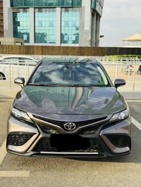 كامري ٢٠٢٢ se /٨٠km/ثلاث قطع /ارباك سليم/٣قطع بارد/ السعر ١٧٥$/0750423...