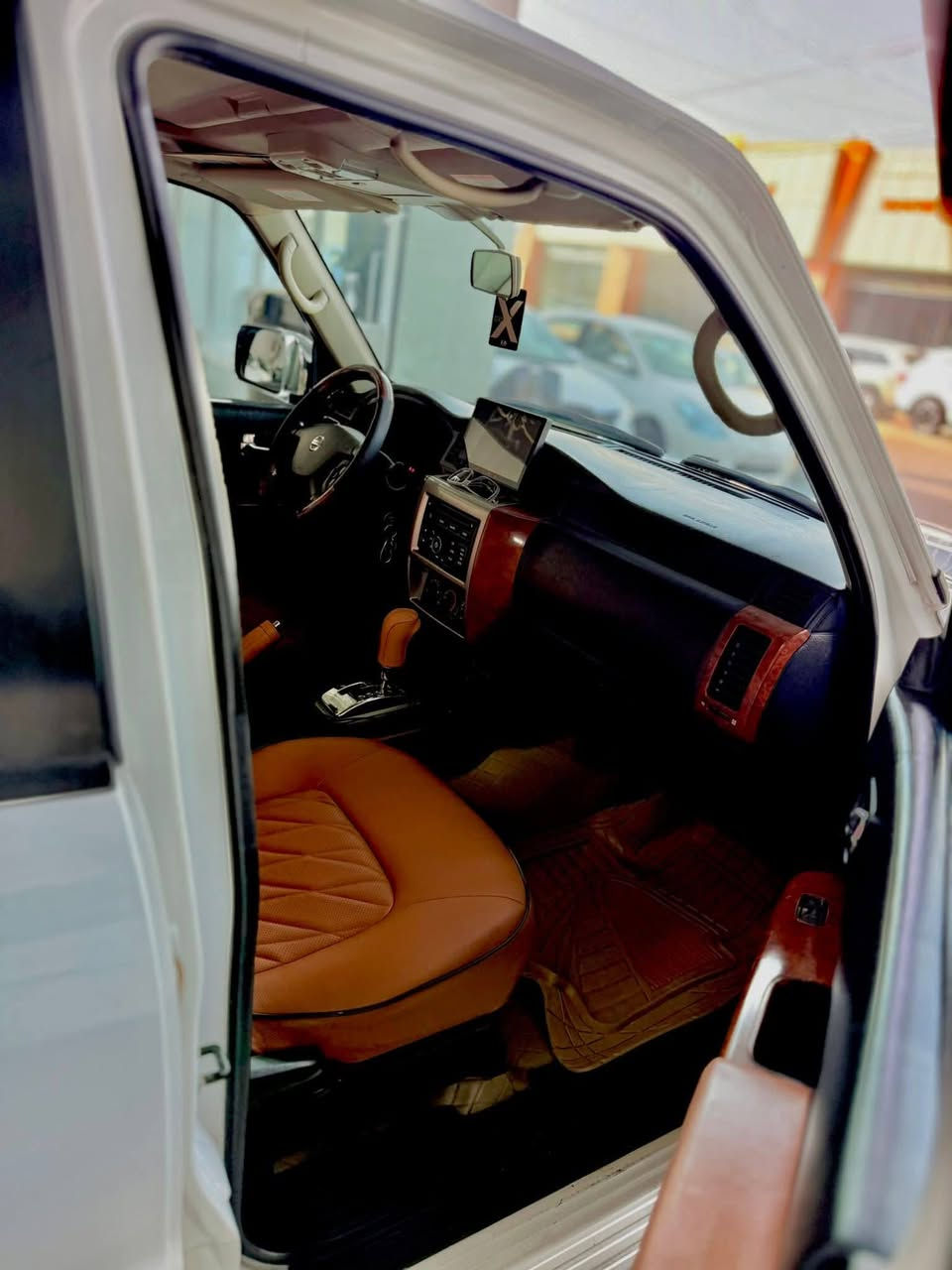 السلام عليكم للبيع نيسان باترول سفاري موديل ٢٠١٩ كفاله عامه  رقم بغداد انكليزي ماشيه ١٠٥ الف حقيقي تخم تاير جديد مشدود قبل يومين صدر كامل جديد السعر 30 الف  للإستفسار الاتصال  :***********
