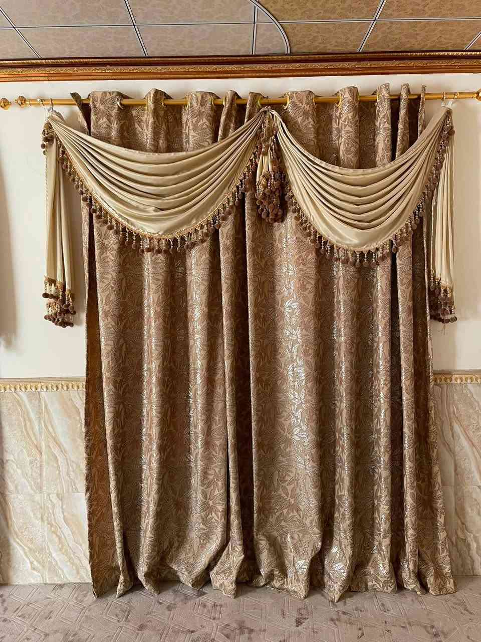 * الارتفاع: 280 سم.
* عرض القماش قبل التجميع: 4 أمتار تقريبًا.
* مناسبة لشباك بعرض 2.5 إلى 3 أمتار (بحسب مقدار التجميع المطلوب).
* تشمل اللفات العلوية والإكسسوارات كما موضح في الصورة
سعر القطعة 75


**إذا كنت صاحب هذا الإعلان وتريد حذفه لأي سبب، رجاءا أرسل رسالة إلى الدعم الفني**