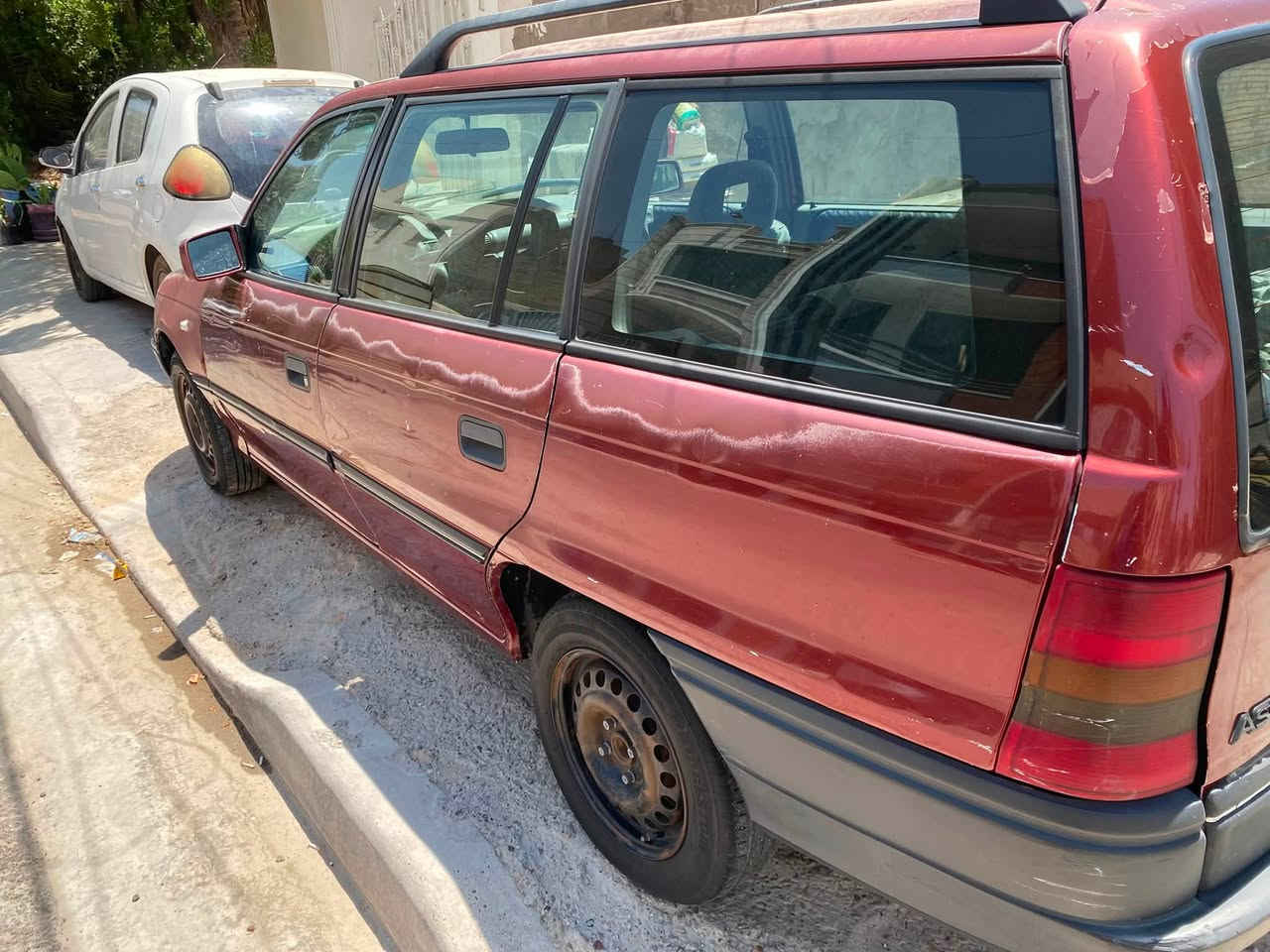 سلام عليكم استرة محرك 16 سيارة بلادية تبريد سيارة جاهزة عوزهة صبغ بس جاردة بدون ضربة كمبريسر تبريد فقط مكان بغداد ***********سعر ٤٣
