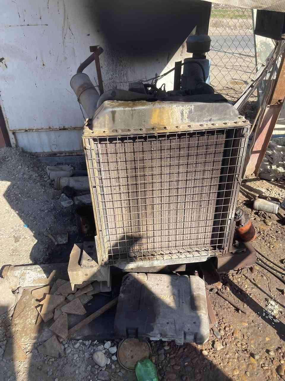 مولد كيا 2701 للبيع محرك كايم مولد شغال بس يصرف وخابط سعر 7 ورقات***********  ***********
