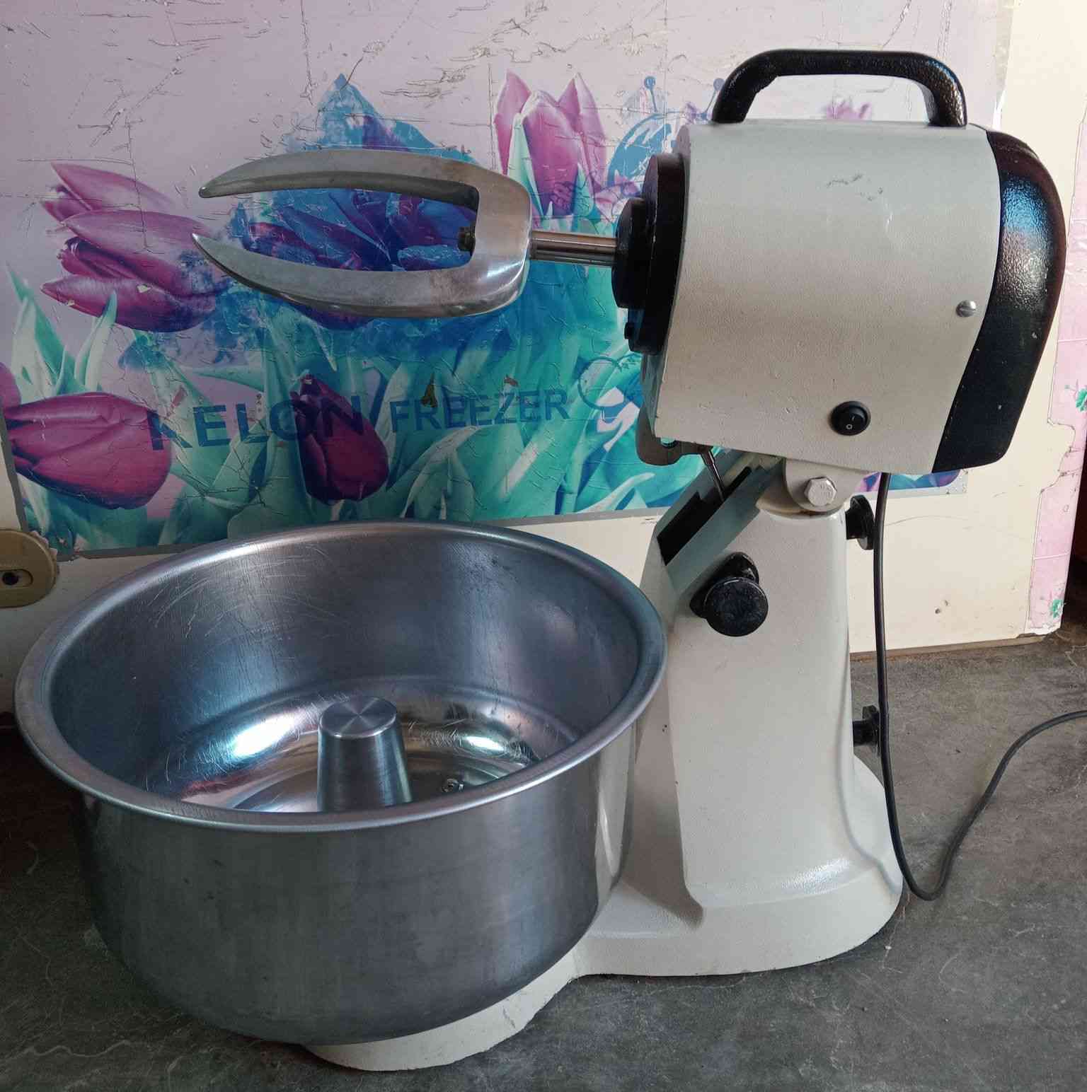 للبيع عجانه 10 كيلو السعر ١٨٥ مكاني بغداد قرب الكاظمية ***********
