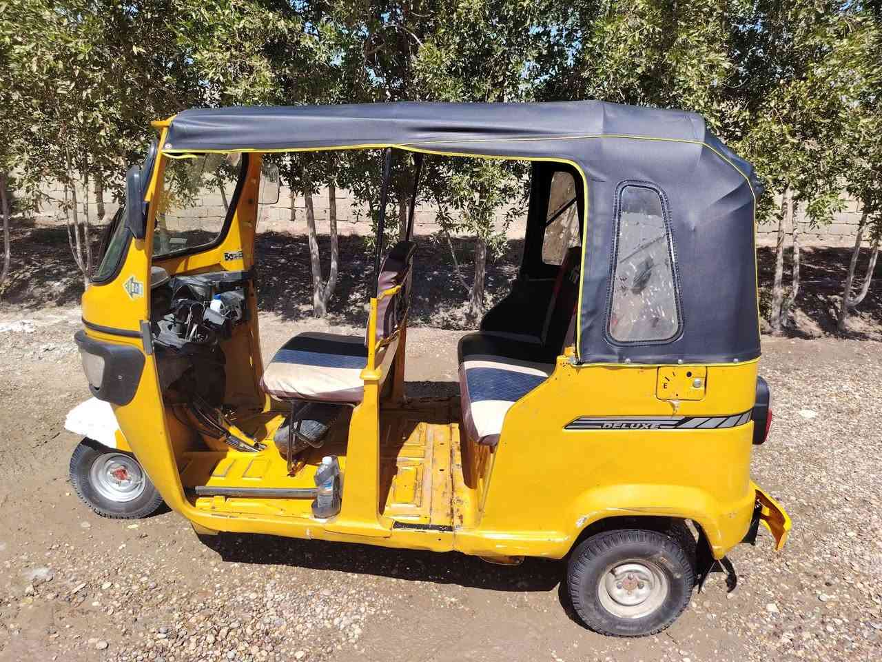 السلام عليكم هاي تكتك TVS للبيع تكتك كاملة ما ناقصها شي نكرة سلف كهربائيات مكينة اكسل كلة نظيف من ايدك للشارع و التكتك مصبوغة عام و بيها معجون مفطور موضح بالصورة التكتك 5300 موديل 2020 رقم و سنوية بأسمي تحويل ثاني يوم رقمي ***********
