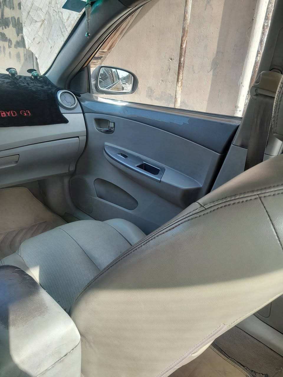 السلام عليكم بي واي دي ٢٠١٣ بغداد تحويل مباشر سيارة مصفرة هيئة وغرامات تخم تاير تبريد شغال صبغ جاملغ 
خلفي واحد اثر حادث خفيف من الجانب مكانها بغداد العبيدي هاتف *********** سعرها ٤٨
