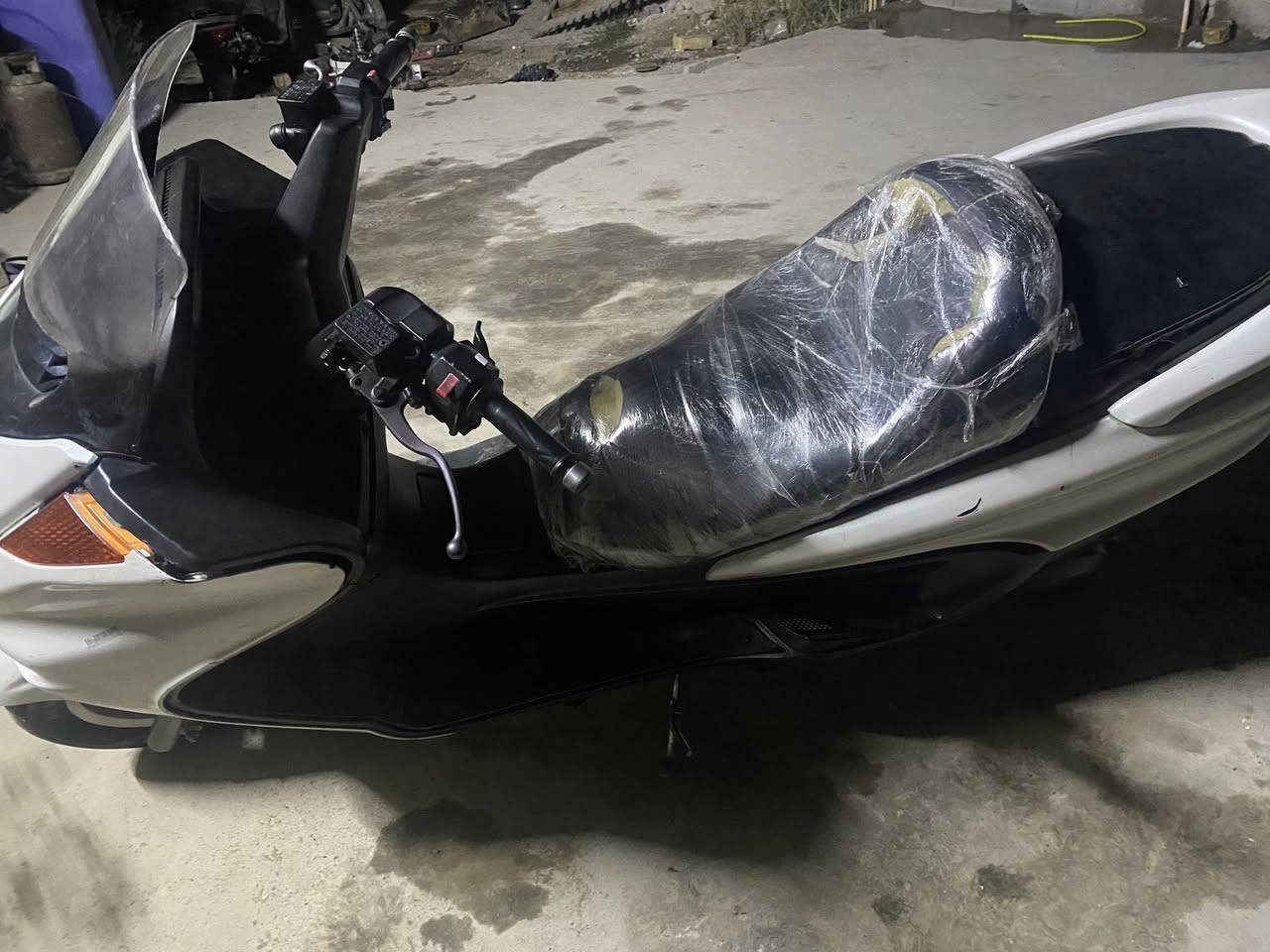 السلام عليكم ماجسته للبيع مكينه جديده شلعه معدل دراجه حلوه سعره ٥٠٠بيه مجال مكان الشعله رقم الهاتف ***********
