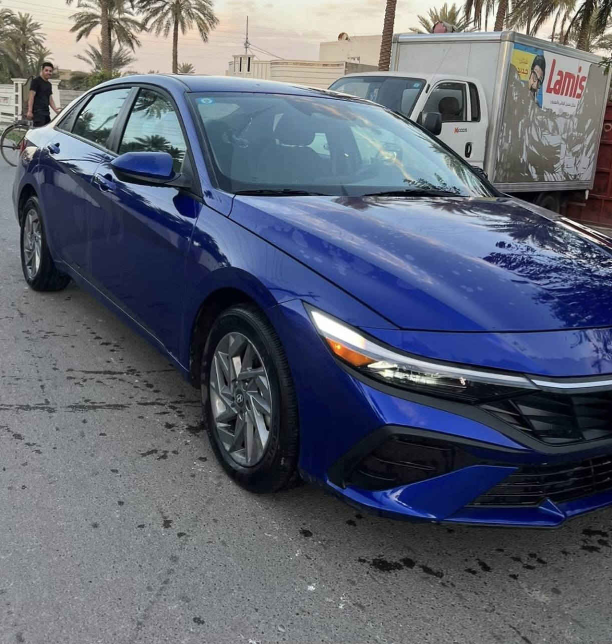 السلام عليكم عندي اللنترا هايبرد جديدة ماشية فقط ٧ آلاف
رقم بغداد موديل ٢٠٢٥
مواصفات
بصمة تشغيل 
بصمة ابواب 
سياقة ذاتية
تحديد مسار 
رادار خلفي وامامي وجانبي
لد نهاري
لد بالدشبول
تشغيل عن بعد 
أوتو هولد
سايد بريك دكمة
إشارة ترحيب
شاشة دجتل متصلة
رقم الموبايل ***********
