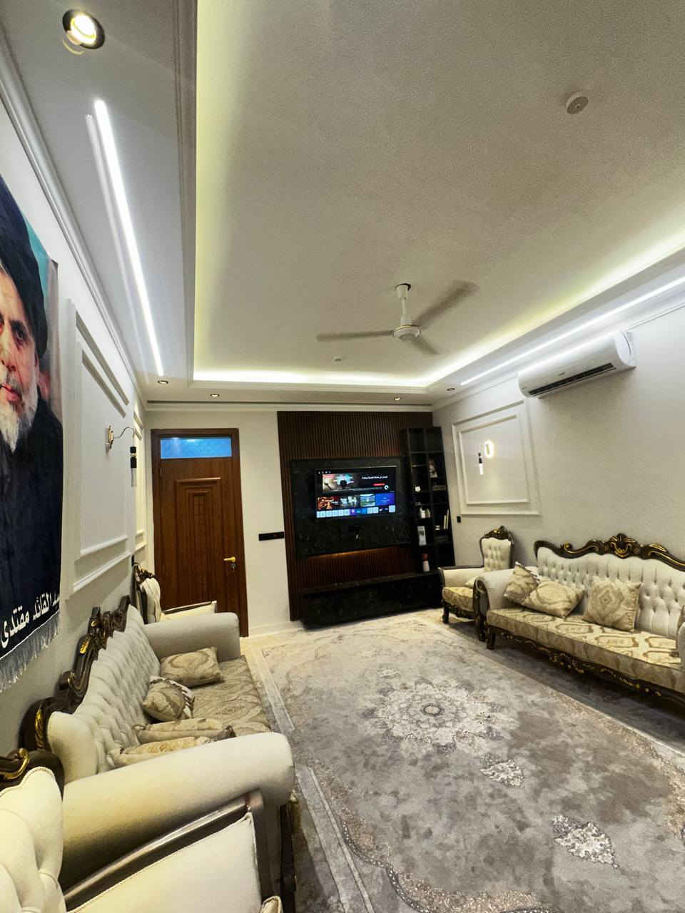 السلام عليكم
دار سكن حديث تصميم مودرن بناء سنة ٢٠٢٤ مطلوب اسكان 53مليون
مساحة البناء ٢٠٠ متر طابق ونصف 
يحتوي على ٢ غرف نوم مع هول داخلي كبير ومطبخ عدد ٢ واستقبال كبيرة #الطابق الثاني هول ومجموعه صحية فقط  …
مواد البناء كلها درجة اولى وتفاصيل واضحة بالصور …
#موقع البيت الكوت حي الحوراء بين شارع الكفاح وشارع الحي  .. المنطقة خدمات كاملة ماء وكهرباء وصب شوارع  وعرض الشارع ١٧ متر ،
تدفع #نقد حاليا 115مليون فقط 
 والباقي  #اسكان 53 مليون 
تسديد شهري290 الف يتحول على المشتري 
اخوان رحمه لوالديكم وبدون زحمه عليكم #فقط الشراي يتصل أقره التفاصيل كلها واذا عجبك البيت خابرني #وبالخدمه 
***********

