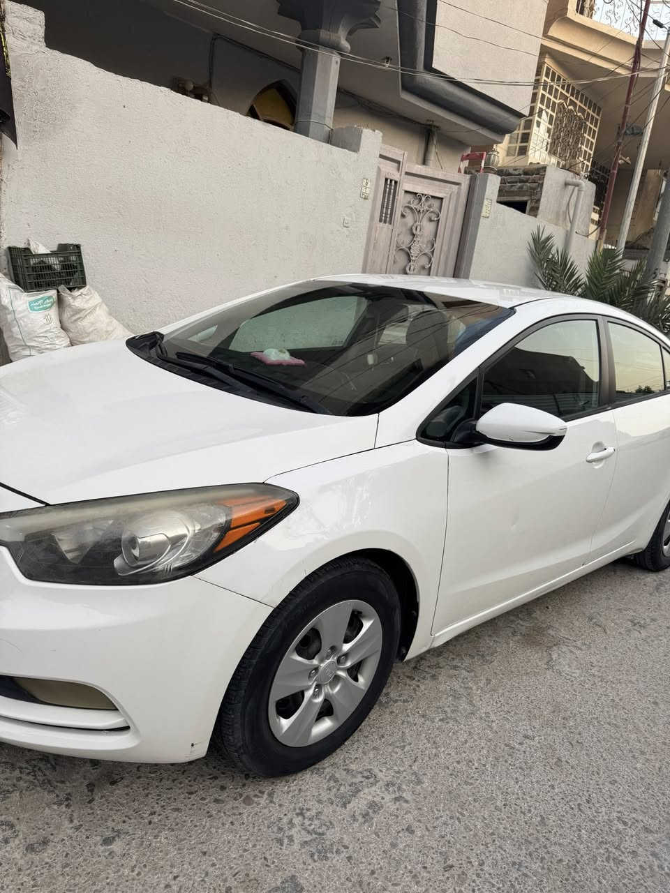 السلام عليكم 

للبيع Kia Forte موديل 2016
حادثة قطعة وحدة فقط (بنيد) بدون دواخل، سيارة نظيفة جداً، حدادية جديدة وما بيها أي نقص.
رقم إنكليزي، سنوية لحد 2028.
الموقع: كربلاء.
للتواصل: ***********
