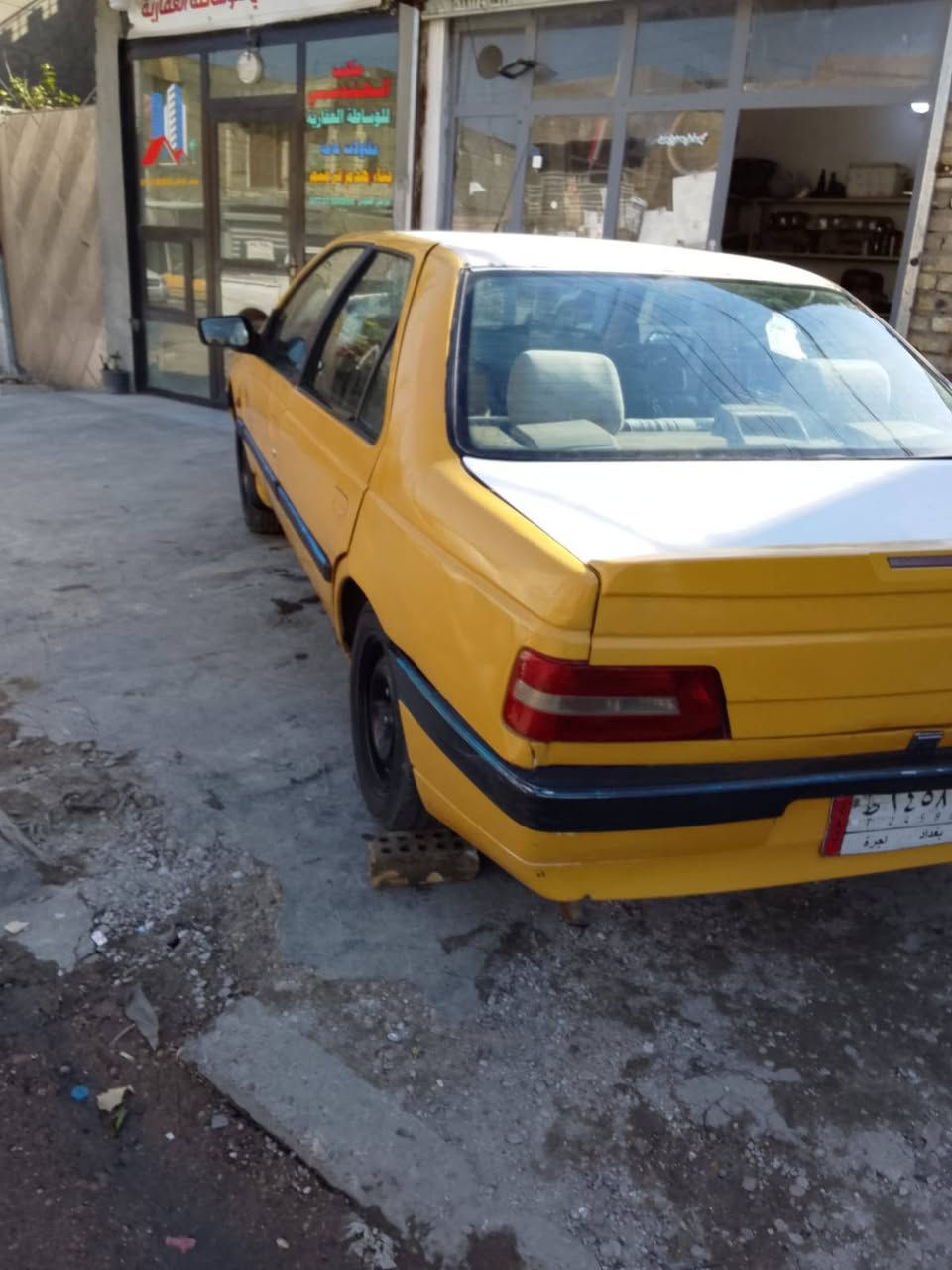 السلام عليكم
بيجو cx 
موديل 2010 
مكينه وكير جيد جدا 
رقم دولي
تخم تاير جديد 
كشر نظيف 
تراي حلو 
عليها هيئه 120 الف وغرامة 100 الف تنقطع من السعر 
 السعر 25$
العنوان بغداد الجديدة
الرقم ***********
