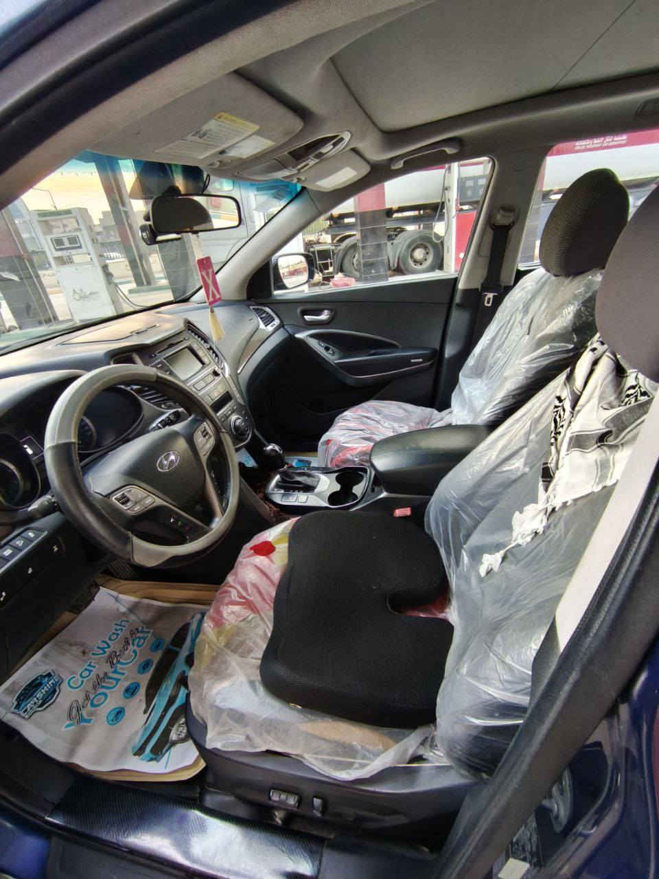 السلام عليكم
سنتافي موديل 2017 وارد امريكي فئة السبورت 
محرك 4 سلندر 2400cc نظام حقن وقود مباشر (gdi)
ضربتها جاملغ وبنيد الجاملغ راجع ع البارد 
بيها قطعتين صبغ البنيد والجاملغ الايمن الخلفي نص الجاملغ مثل ما موضح بالسونار
وبيها بارد وشويه طخطخات
ماشيه 186 الف كيلو 
محركها مجفت قطع اصليه وكاله وموجود ضمان القطع يم المركز الي جفتت يمه 
مابيها لا تنقيص ولا تبخير 
گير cvt
شادلها كاچ كان اصلي 
السياره فول مواصفات بانوراما 
5 راكب كشن السائق كهربائي 
كشنات جلد اسود 
المقاعد تدفئه الاماميه والخلفيه  
بيها 3 انظمة قياده (eco , normal , sport) 
كامره خلفيه دواره 
حساسات خلفيه 
نظاام تحذير المنطقه العمياء 
مثبت سرعه 
نضام مانع انزلاق 
تحكم ستيرن يدوي 
تبريد قطعتين 
شاشة البلاديه بيها بلوتوث + اواكس
الجنطه بيها مساحة تخزين واسعه
رقم بغداد ب اسمي تحويل ثاني يوم   
السياره ما شاء الله تاخذها ماتصرف عليها كامله 
سعرها 146 وبيها مجال 
مكان السياره بغداد حي الجوادين 
***********
