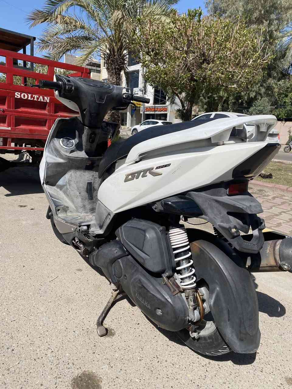 سلام عليكم دراجه جي تي ار للبيع الدراجة نضيفه وناعمة مال جناي معتني بيها كلش ومابيها شي كلشي شغال نكره سلف مكاني بغداد الحرية الدور  السعر مليون التواصل واتس ***********
