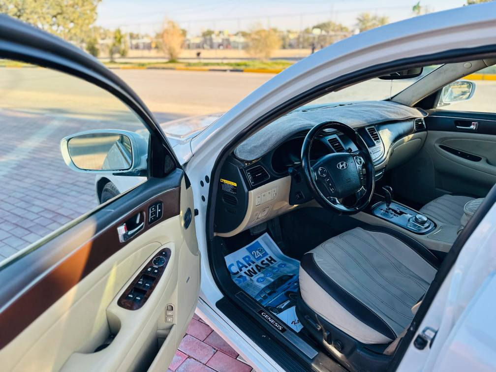 جنسس مديل 2010 فول مواصفات 
وارد امريكي حادث جاملغ امامي بدون ارباك 
صبغ جماليه فقط 
كير ومحرك وتبريد خير من اللّه مسوي ادامه كامله 
رقمها بغداد السياره مكانها كربلاء مشروع وطني
تخم تاير ويل جديد 
كشن جلد كهربائي وتدفئة بالكشن
مري شفط واشاره ترحيب
برده سلايت
مثبت سرعه ومانع الانزالاق
ماوس تحكم 
فتحة سقف طكتين
فول vip اعله فئه 
سعر ٩٧ ورقه 
للاستفسار*********** كربلاء, العراق
