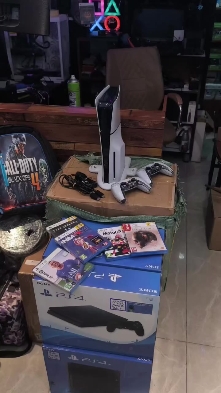 بلي5 سلم هارد تيرا نظافة عالية دبل جوستك أصلي عليهم درع كريستال مع كامل الملحقات من كيبلات مع جنطة مع ستاند مراوح وشحن جوستك مع 5 اقراص مستعملة 
كل هذا بسعر 800 ألف فقط .
للطلب والاستفسار يرجى الاتصال على الرقم التالي:-
***********/واتساب 
او مراجعة مكتبنا الكائن في بغداد حي القاهرة نهاية شارع الدلفية او المعلمين قرب كرار فون للاتصالات.
متوفر خدمة توصيل بغداد والمحافظات المجاورة.
