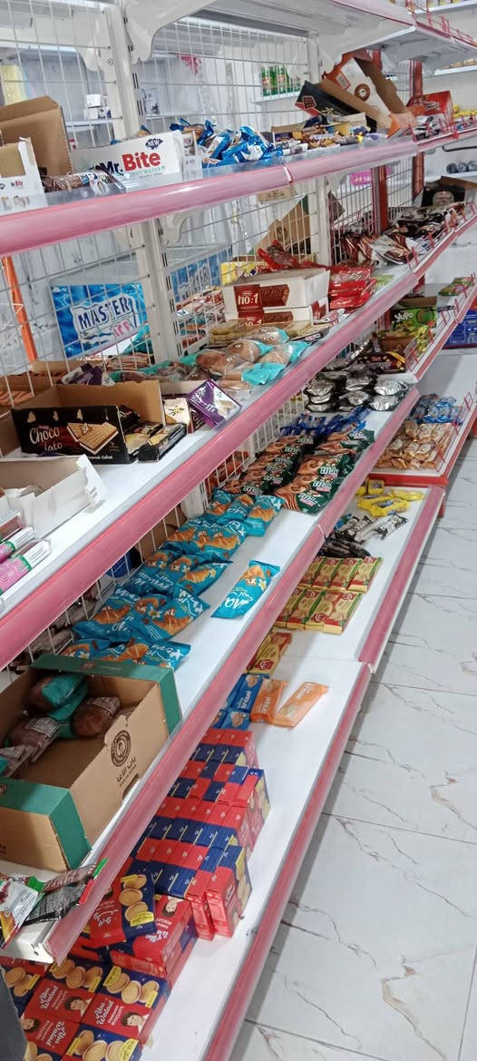 السلام عليكم محل مواد غذائية للبيع حي الشهداء قرب جامعة العين بجانب كافتريا السيد أسواق الجامعة السعر ثمانية ملايين وخمسمائه الف الاتصال على ***********
