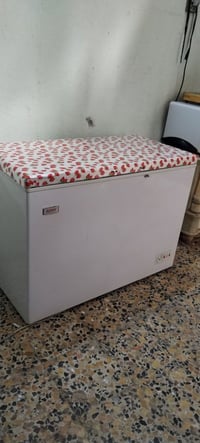 مجمدة ١٤ قدم • نضيفه • شرط التجميد