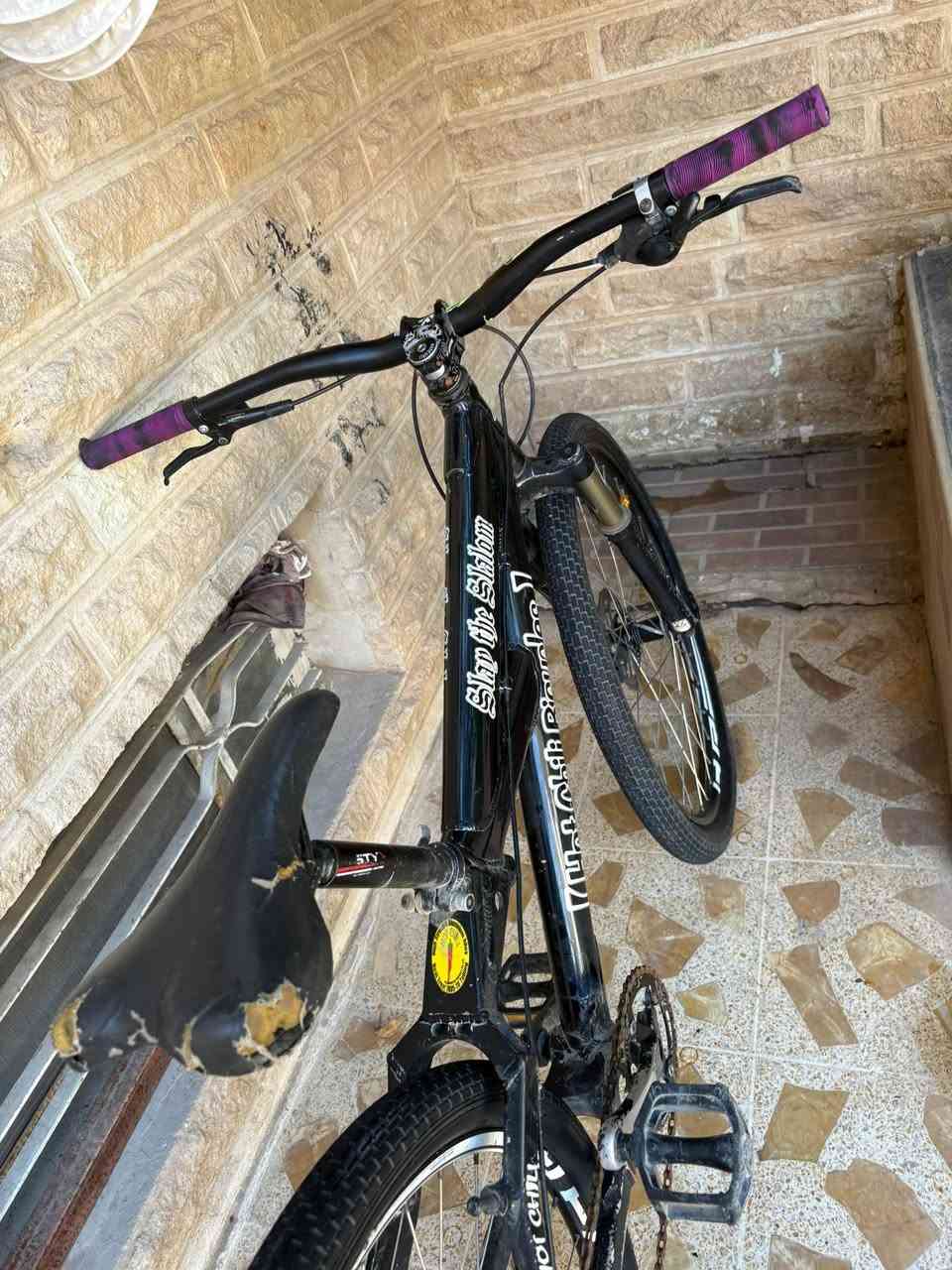 السلام عليكم 
بايسكل للبيع فقط 
Hot chalil
بايسكل نضيف وستعراضي 
ركبه رياضيه واستيرن رياضي 
دبل غاز نفخ 
ابريكات هايدروليك دهن شيمانو 
نمره امامي واحده 
ونمرات الخلفيه 9 كيره شغل 

السعر 250 بي مجال بسيط 
فقط بيع ما اراوس


**إذا كنت صاحب هذا الإعلان وتريد حذفه لأي سبب، رجاءا أرسل رسالة إلى الدعم الفني**