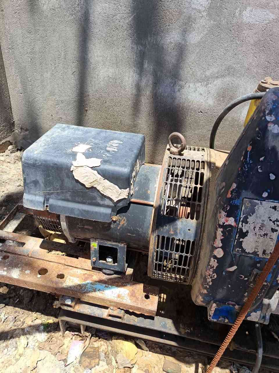سلام عليكم
موالد للبيع ٢ بستم الستر أصلي ١٢ كيفي ٣٠ أمبير اقتصادي شرط شغل توليت ستام فور إيطالي تريفيز  اتصل على الرقم ***********
