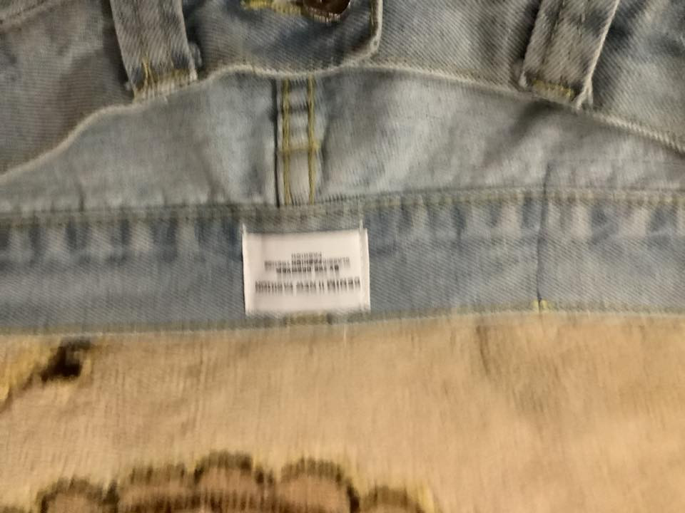 بنطرون عدد ثنين مال امزون واحد قياس 33 ثاني M سعر قطعة ٢٠ وية توصيل مكاني ديالى بعقوبة عندي توصيل إذا ما تقدر تراسلني اكتب في تعاليق واني أراسلك


**إذا كنت صاحب هذا الإعلان وتريد حذفه لأي سبب، رجاءا أرسل رسالة إلى الدعم الفني**