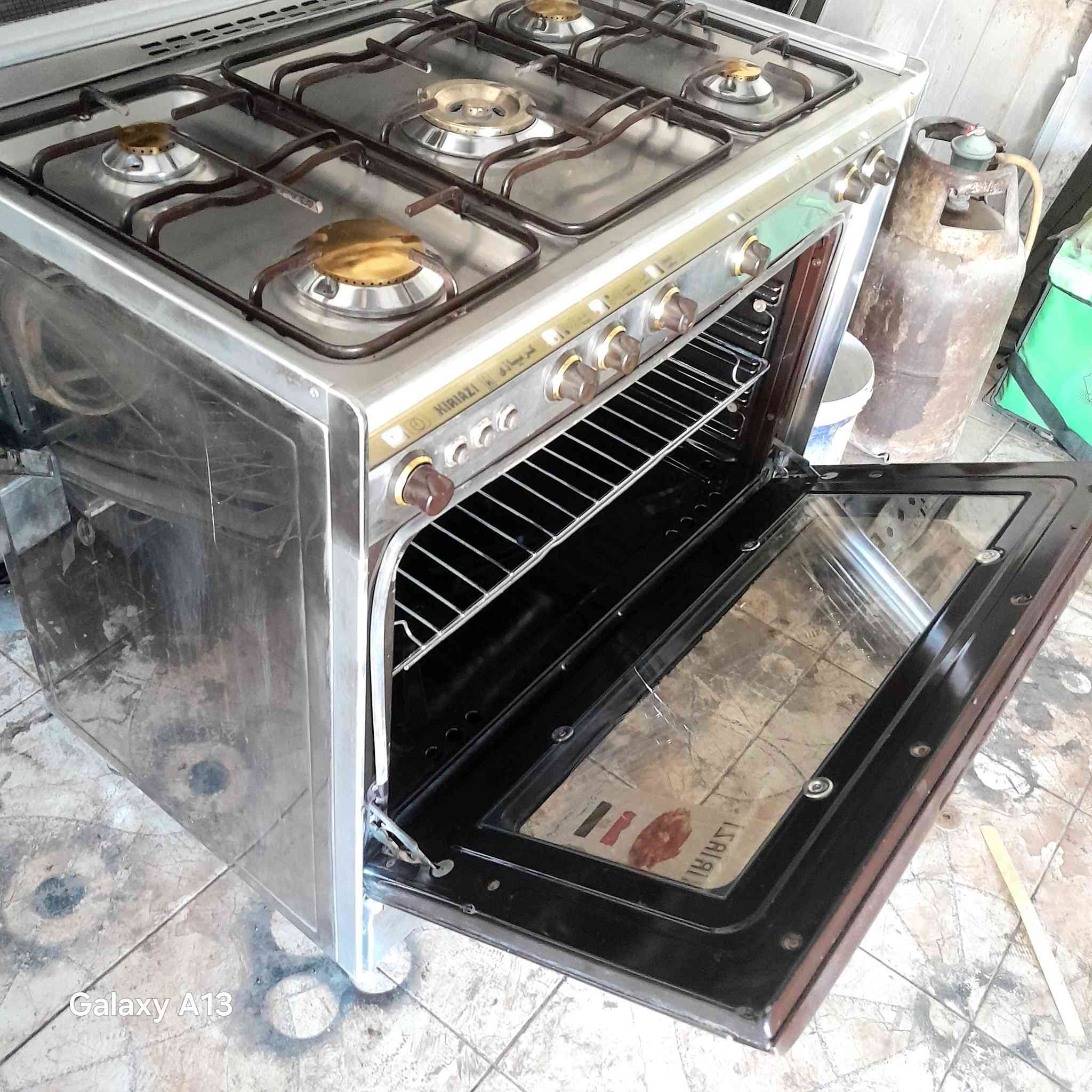 يالله طباخ كريازي استيل باب اول كوله شغال وعلى الفحص اذا عندك طباخ قديم اراوسك مع الفرق العنوان حي النداء شارع المكاتب وتساب مازنجر موجود ***********
