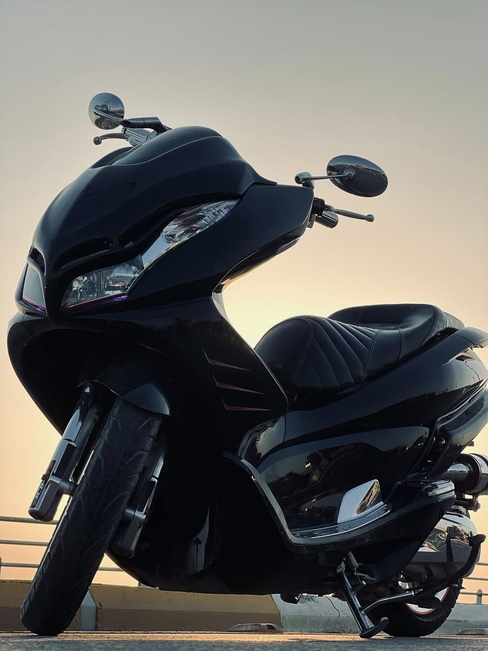 دراجة PCX جيل اول 2016 دراجة رياضي الدراجة مكفوله للتواصل *********** العنوان واسط الكوت.                    السعر. (مليونين او نص)
