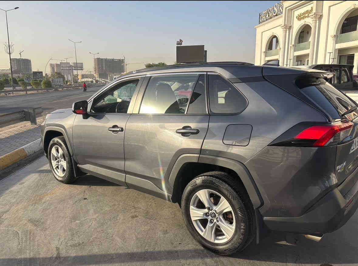 عربي/كوردى
للبيع

‎تويوتا راف فور Rav4 2021

(بدون ايرباك،بدون قطرة صبغ،بدون دواخل,بدون شواصي،بدون لغد) بجم كبس

‎مواصفات XLE معروفه
بصمة تشغيل
بصمة ابواب
رادار امامي
رادار جانبي
مانع تصادم 
رادار تخطيط الشارع
اوتو ستوب
كشن كهربائي
كار بلي 
اشاير بالمري
لايت زينون 
دوشمة جديدة 
مثبت سرعة 
تحكمات ستيرن 
تايرات جدد Nexen قبل اسبوعين مبدلهن
٣ انظمة قيادة (ECO,SPORT,NORMAL)
انظمة قيادة SAND AND MUD,ROCK AND DIRT
SNOW ❄️ 

‎ماشية 60 الف ميل 
‎(100 الف كيلومتر)

‎رقم سليمانية جديد

 
تحويل ثاني يوم بأسمك 
‎هزة 2026

‎وارد امريكي 

‎حادث خفيف جداً بجم خلفي كبس
‎وشبر بالصندوگ 
كفالة عامة من الصبغ مابيهة قطرة صبغ 
كير مكينة حدادية خير من الله  اخذهة تراي للبصرة
تبريد تدفئة شغالات 100% 
‎بدون ايرباك 
السيارة ربع دينار مراح تصرف عليهة 
فقط بانزين ودهن  

‎سعرهة  دولار 23,300 
‎وبي مجال 

‎وماكو هيج ضربه وهيج سعر بالسوگ كلة 

‎العنوان بغداد زعفرانية
‎للتواصل 
*********** واتساب

تويوتـا راف فور RAV4 2021

(بەبێ ئێربەگ)
شوێنی زیان: Rear bumper
= پاشەپۆشی دواوە

مۆواصفاتی XLE ناسراوە:
 • دەستپێکردن بە بصمە
 • قفل و كردنەوەی دەرگا بە بصمە
 • ڕاداری پێشوو
 • ڕاداری لاوان
 • پاشگیری دژی تێکچوون
 • ڕاداری خەتووری شەقام
 • Auto Stop
 • کەرسی بە کارەبا Seat كهربائي
 • CarPlay
 • ئاشێر لە ناو مەرەییەکان
 • لایت Xenon
 • دووشمە نوێ
 • جێگری خێرایی
 • کۆنتڕۆڵی ستێرینگ
 • تۆیرێکی نوێ Nexen، دوو هەفتە پێش داگیرایە
 • ٣ سیستەمی ڕاوكردن (ECO, SPORT, NORMAL)
 • سیستەمەکانی ڕاوكردنی SAND & MUD, ROCK & DIRT
 • SNOW ❄️

Mileage: ٦٠ هەزار میل
(١٠٠ هەزار کیلۆمەتەر)

ژمارەی سلێمانی نوێ

گواستنەوە دوای دووە مین رۆژ بە ناوت
هەزە 2026

واردی ئەمریکی
(بەبێ بۆیە)

نرخ: 23,300$

وتس‌ئەپ / ژمارە:
***********
