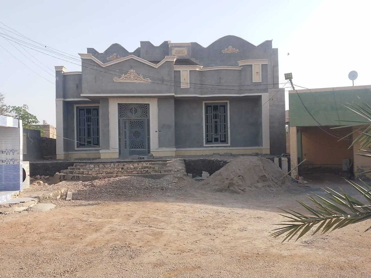 🏠بيت. طابقين للبيع
الموقع / الرمادي / زنكوره قرب على ثانويه الجهاد

 المسساحة 2200متر 

 الشارع 30

تفاصيل البيت / طابقين الطابق الأول بناء حجر سنه 2025
 غرف،2 وصاله ومطبخ ودوانيه  و صحيات داخليه وخارجيه

الطابق الثاني. بناء بلوك 2غرف وصاله وصحيات

 الهاتف / ***********
