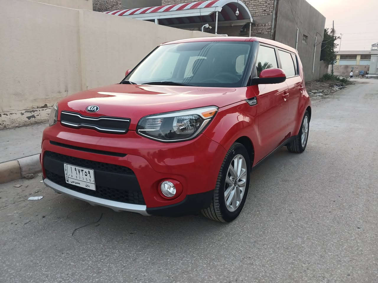 السلام عليكم للبيع كيا صول 2019 رقم بابل حادثها البنيد مصلح نفسه مقدار شبر والجاملغ الايمن مصبوغ فقط بدون دواخل ولاشاصي ولا ايرباك مكينه بلاديه مامفتوحه تبريد حداديه كلها جاهزه سياره جديده واحلى من الصور منظومه لايت وكشاف زينون السياره لاشخوط ولا اي شي ماشيه 70M السعر 136$ وبيها مجال بسيط مكاني بابل حي الزهراء الشراي يتصل ***********
