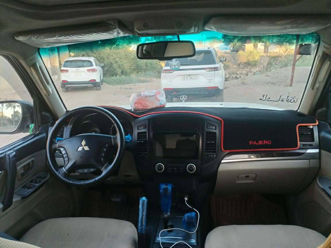 للبيع باجيرو حبتور موديل 2010 رقم بغداد فول مواصفات فتحه مري شفط تبريد ثلث قطع شاشه تحكم استيرن  كير محرك كفاله حداديه تخم تاير كهربائيات تبريد كله جديد بيهه جاملغ امامي جهة السايق فقط تبديل باقي كفاله 
مكاني الديوانية غماس مالكهه يمي بغماس 
السعر 145 بيهه مجال بسيط 
***********
