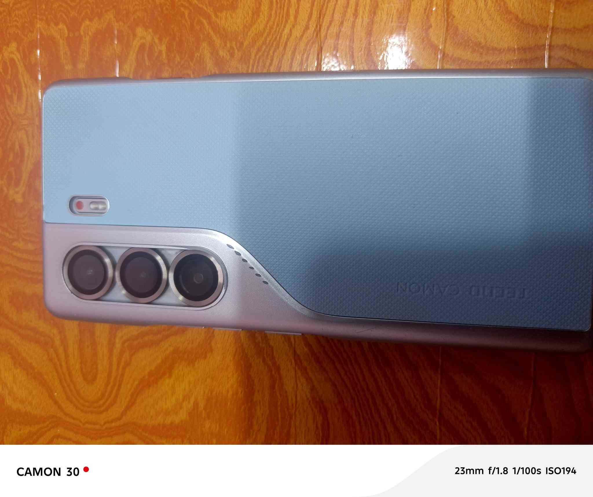 السلام عليكم
موبايل 

تكنو
كامون

40/برو 

5جي

ذاكرة 256

رام 8/+8

بطارية 5200ملي ام

مع كامل ملحقاته

للبيع او مراوس حسب الرغبه

السعر 280/الف قفل 🔐🔐

العنوان بصرة قبله شارع السوق الكبير 

هاتف ***********
***********
