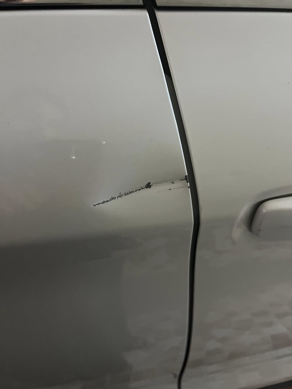 للبيع أو مراوس بكامري حديث 

نيسان روج ٢٠١٧ سبورت 
لون ابيض 
رقم أربيل بأسمي 
كلين (عدا رصعه خفيفه بالباب الأيمن الخلفي )
كاميرات محيطيه 
رادار جانبي 
بصمه 
تشغيل عن بعد 
ماشيه ١١٧ الف ميل وقابل للزياده 
نظيفة جداً 
گلو ومحرك مكفول 
مكان السيارة(صلاح الدين)

للاستفسار عن السعر اتصل 
***********
***********
