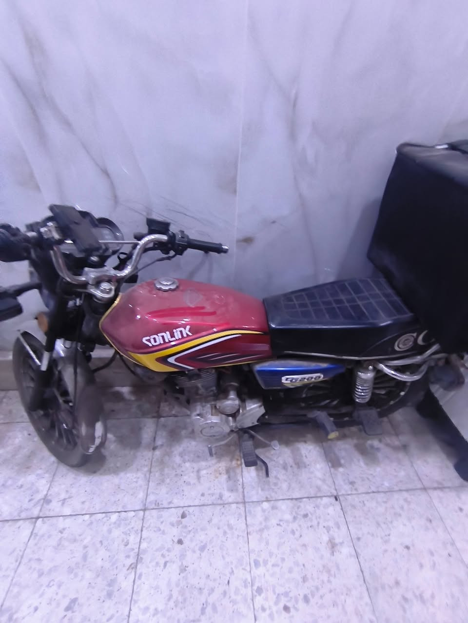 دراجة سونلك ايراني 25 للبيع 500 و بيها مجال نقص دشبول يعلك و قبق زنجيل كير و مكينة مكفول دراجة نظيفة بس متروكه صالها اسبوعين مكاني شارع فلسطين ***********
