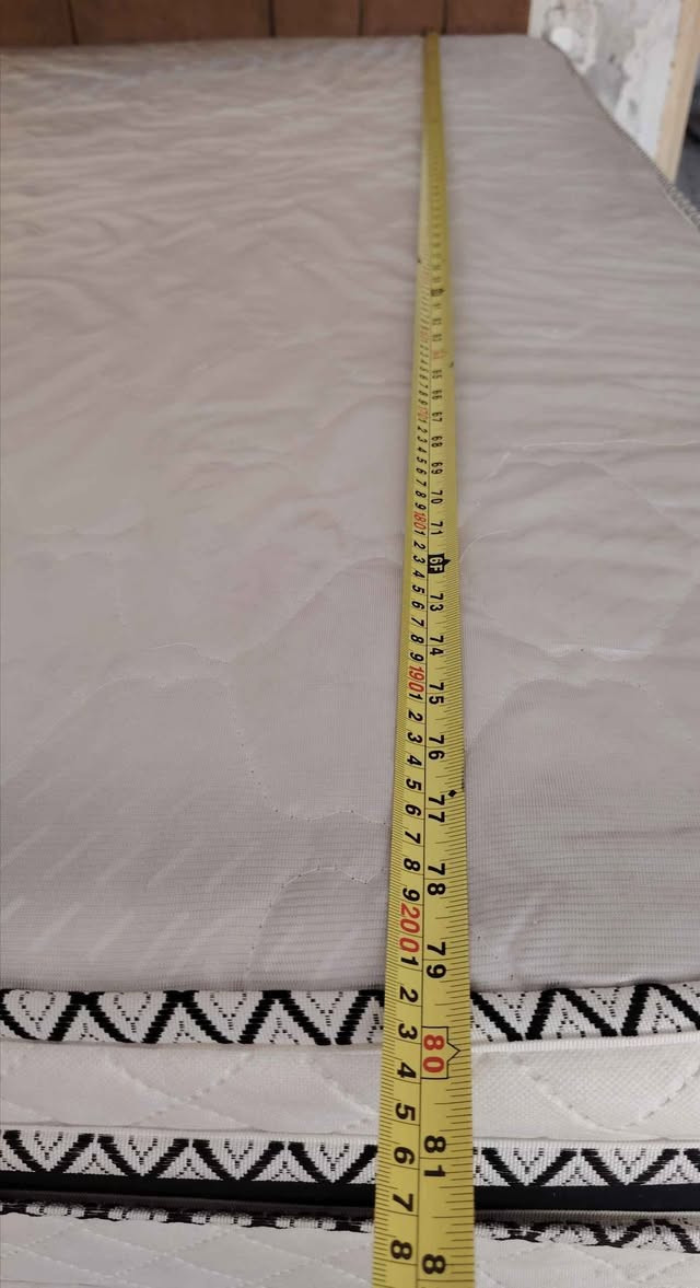 دوشك نفرين للبيع 
دوشك للبيع ارتفاعه 25cm مع طبقة طبية. 
 قياساته موضحة بالصور أمامكم واي استفسار عدكم تفضلوا خاص. 
السعر 75 الف. بغداد, العراق


**إذا كنت صاحب هذا الإعلان وتريد حذفه لأي سبب، رجاءا أرسل رسالة إلى الدعم الفني**