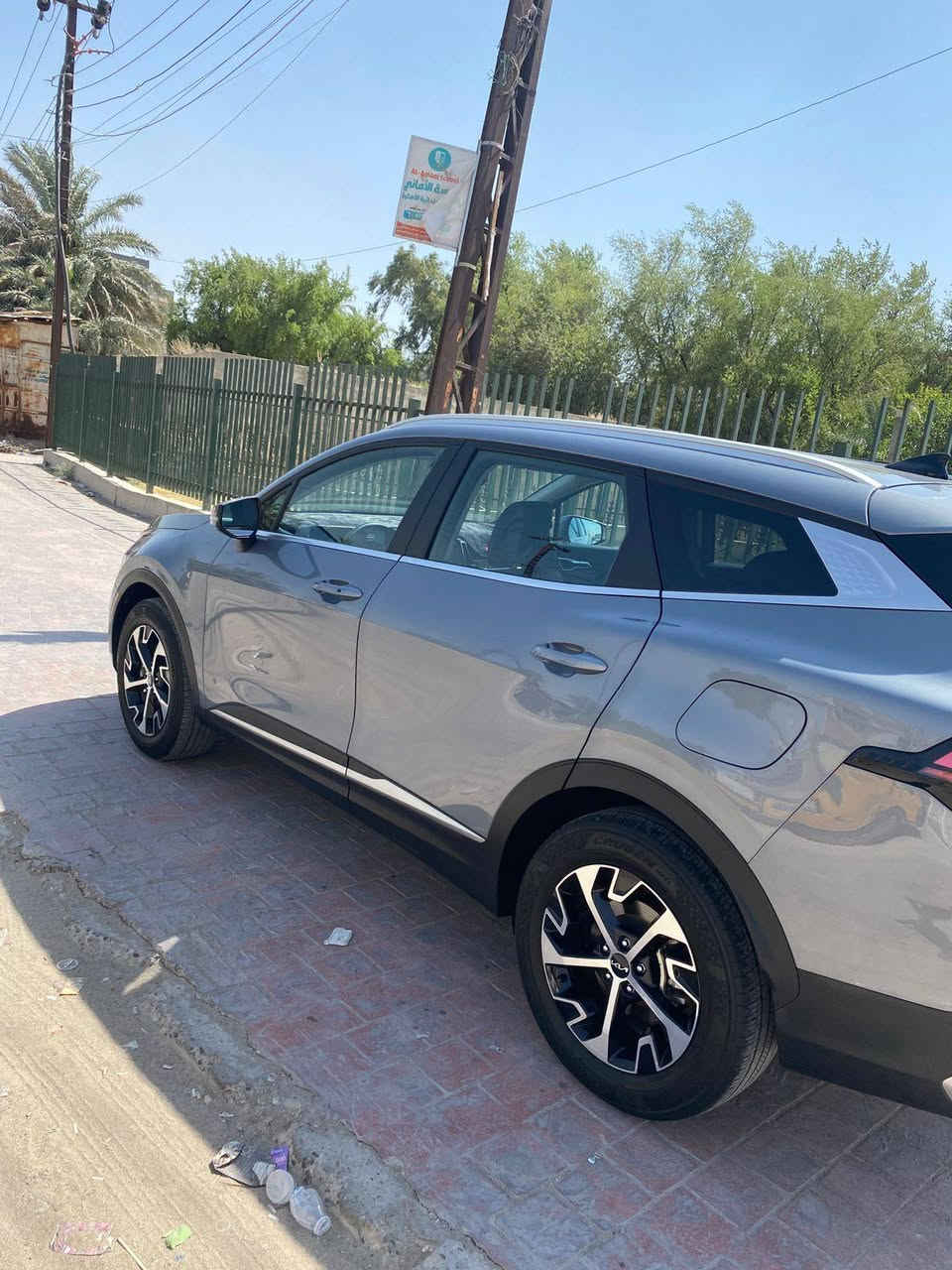 السلام عليكم سبورتج موديل ٢٣ فول مواصفات عدا البانوراما ماشيه ٤٢ كيلو 
حادثها ٣ قطع صبغ بنيد وجاملغ ايمن +شويه من الباب الايمن السياره جديده ماناقصها اي شي 
تخم تاير جديد + باتري جديد 
السعر ١٧٨ وبيها مجال
سياره باسمي وتحويل مباشر 
رقم الهاتف *********** بغداد, العراق
