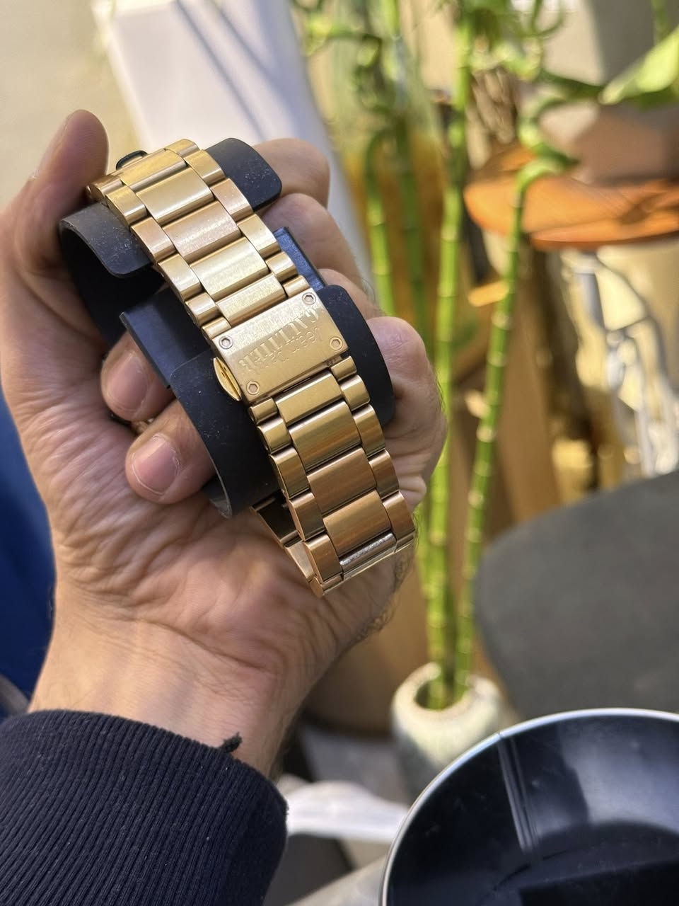 جان بول غوتييه Jean Paul Gaultier
صناعه سويسري
كرونوكراف
كوارتز
قطر 44 
مقاوم للماء 100 متر
سعر 300 دولار


**إذا كنت صاحب هذا الإعلان وتريد حذفه لأي سبب، رجاءا أرسل رسالة إلى الدعم الفني**