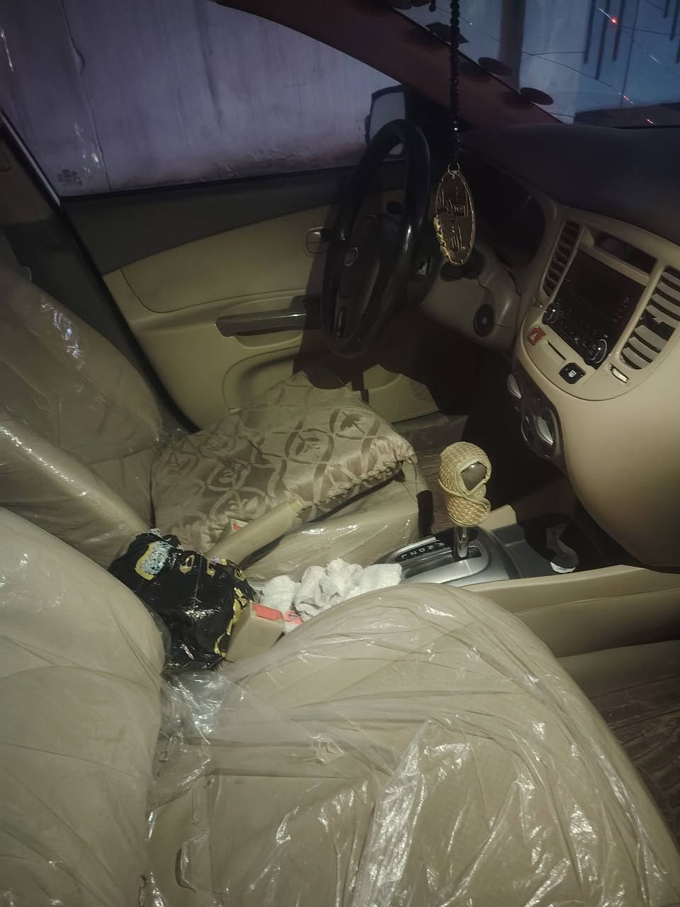 السلام عليكم
كيا ريو فول تومتيك
محرك 16 موديل 2011
تايكه على صفحت اليمين صباغ حزام
شرط محرك وتحويل وعليها غرامه 400 تنكطع من الحساب
سعرها 73 وبيها مجال قليل
التواصل ***********
