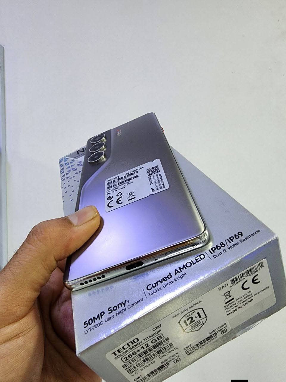 السلام عليكم للبيع تكنو كامون 40 برو 5G عشوائية 12+12 ذاكرة 256 جهاز اخو جديد مكفول من لخدش نضافه 100% كامل كل ملحقاته الاصلية جهاز معرف بالمواصفات القوية مراوس ايفون 13 وفوك مكاني البصرة ***********
