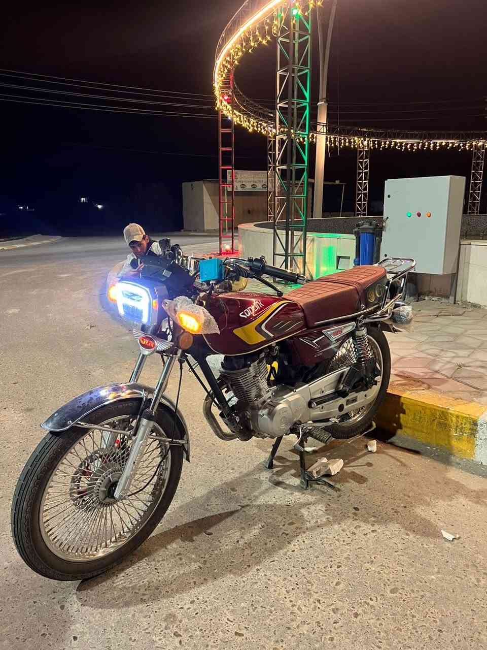 السلام عليكم تايكر ٢٥ باب اول اصلي كفاله من التاير للتاير كلشي بلادي محرك سبانه ماممدوده كفاله فقط نص الشاشه طافيه السعر ٦٧٥ بي مجال ***********
