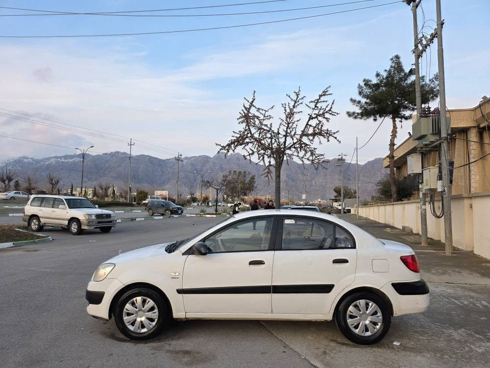 هەرزانترین نرخ 
بەمانای کەلیمە ماڵی دۆستەو زۆر خاوێنوو بیمەسروفە هەموو گیانیشی مەزبووتە بەنزینیش بەس زۆر زۆر کەم دەخوات 
کیا ریۆ مۆدیل 2006 گێر حادی ساخ مەنەفیستو وەکالەی ئەسڵی هەیە بی کیشە ماڵی مەدەنیوو ژماڕە شانسی بەشەرتە سەت ساڵ
گێروو مەکینەو کامل کارەبایو کامل تندوو تۆڵی بەشەرت  پیشوو پشتو بێ لیدراوە وەڕگەراو براوە بەشەرتە 
پاوەڕە ناو زەردە هیتەڕە  تایەو ویلو پاتری لۆکە ماڵی فەقیرە 
شوێن رانیە *********** نرخی $35ق رانية, السليمانية
