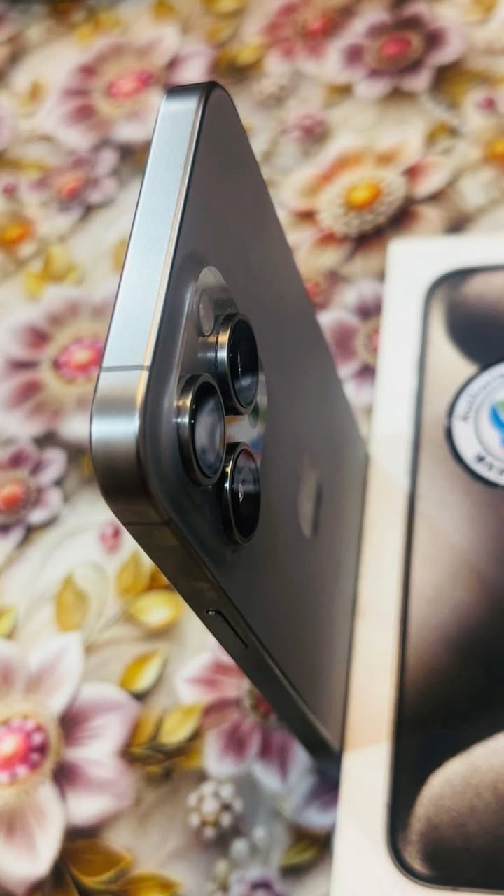 عندي iPhone 15pro max 
ذاكرته :256
بطاريه :87
دبل. سيم كارت 
مثل مموضح زلغ مابي. انطيك بي ضمان يوم كامل 
حته لزكاته انطيك ويا 
اول منزل اخذته ب ٢ و ٣٥٠. والوصل مال الضمان كدامك 
من الشركه. المعتمده الي بكربلاء 
مكان الجهاز بغداد / كراده.  
سعره مليون و ٥٠


**إذا كنت صاحب هذا الإعلان وتريد حذفه لأي سبب، رجاءا أرسل رسالة إلى الدعم الفني**