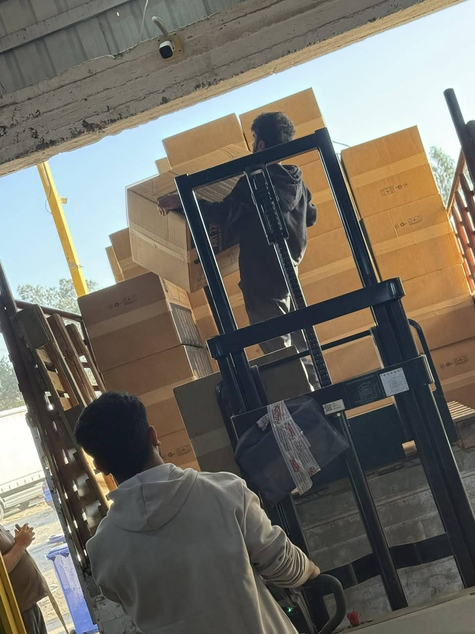 الهم صل على محمد وال محمد🤲🤲

تم وصول  السبيكرات  نوع RCF

715
725
HD 30

وسيكون سعر المفرد. بسعر الجمله  

مدينه الصدر قطاع 56 مقابل ساحة الصدرين
معرض البياتي  

***********
***********
***********
***********
