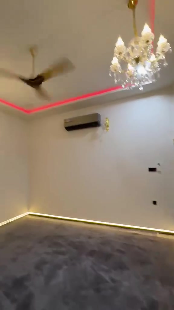 بيت طابقين للايجار مؤثث كامل البيت جديد العنوان السنيديه المطيحه للتواصل على الرقم التالي ***********
