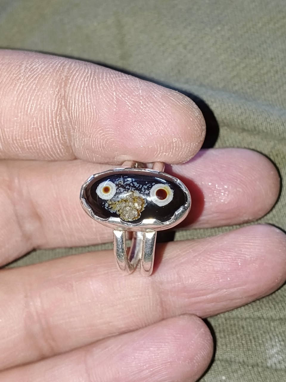 محابس كلهن قديمات سلاماني عينتين صريحات ياغه يدويه وجزع ولسود ما عرفه شنو حجرته ما يشف مكاني بغداد مدينة الصدر توصيل ما عندي ***********
