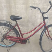 بايسكل عبد الحليم للبيع  لون ماروني  السعر 60 وبي مجال الاستفسار الاتص...